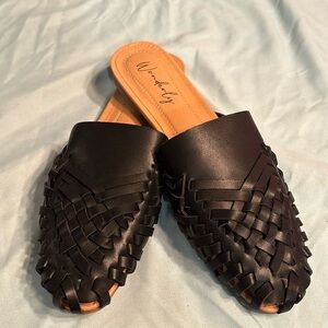 Wonderly Black Woven Leather Mules